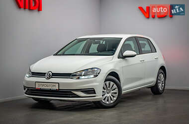 Хэтчбек Volkswagen Golf 2020 в Киеве