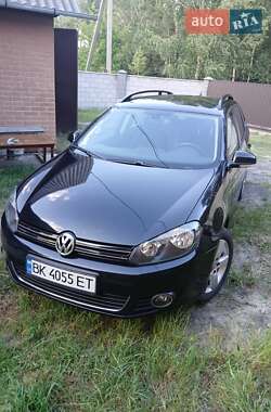 Универсал Volkswagen Golf 2012 в Вараше