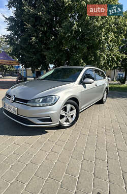 Универсал Volkswagen Golf 2017 в Полтаве