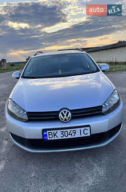 Универсал Volkswagen Golf 2010 в Сарнах