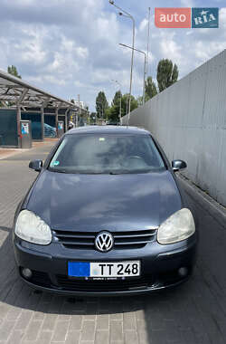 Хетчбек Volkswagen Golf 2005 в Ромнах