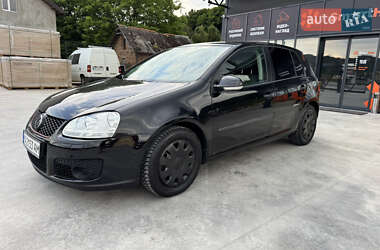 Хэтчбек Volkswagen Golf 2005 в Тернополе