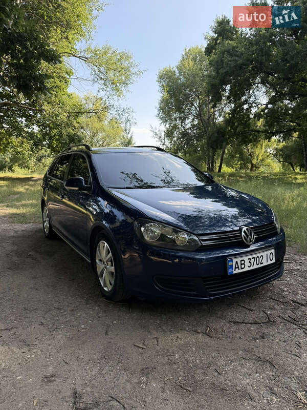 Універсал Volkswagen Golf 2010 в Ямполі