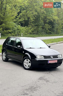 Хетчбек Volkswagen Golf 2002 в Красилові