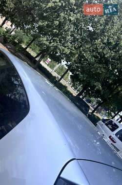 Хэтчбек Volkswagen Golf 2003 в 