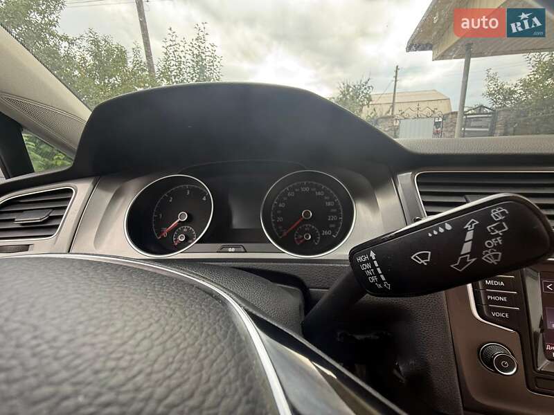 Універсал Volkswagen Golf 2014 в Хмільнику