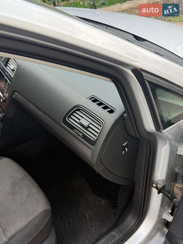 Універсал Volkswagen Golf 2014 в Хмільнику