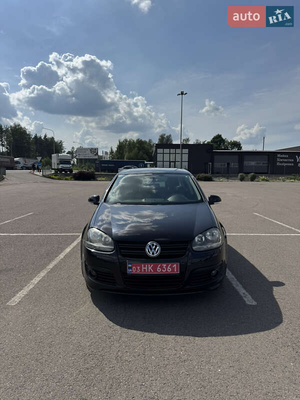 Хэтчбек Volkswagen Golf 2008 в Ковеле