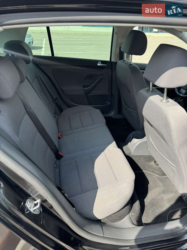 Хэтчбек Volkswagen Golf 2008 в Ковеле