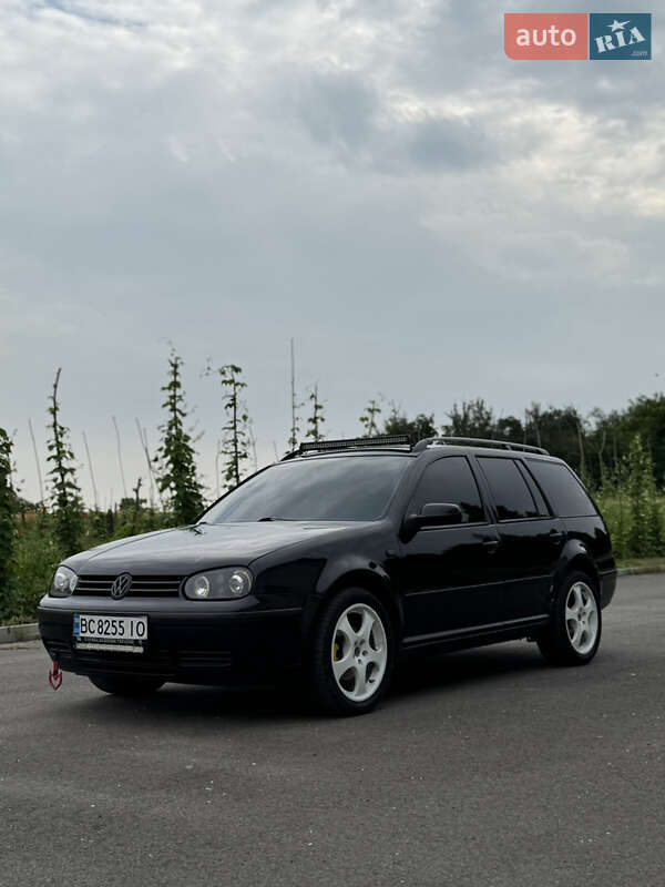 Универсал Volkswagen Golf 2001 в Новояворовске