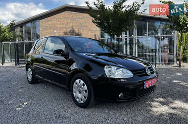 Хэтчбек Volkswagen Golf 2005 в Виннице