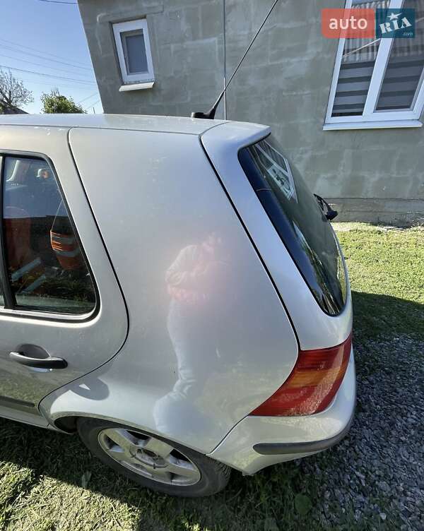 Хетчбек Volkswagen Golf 2000 в Кременчуці