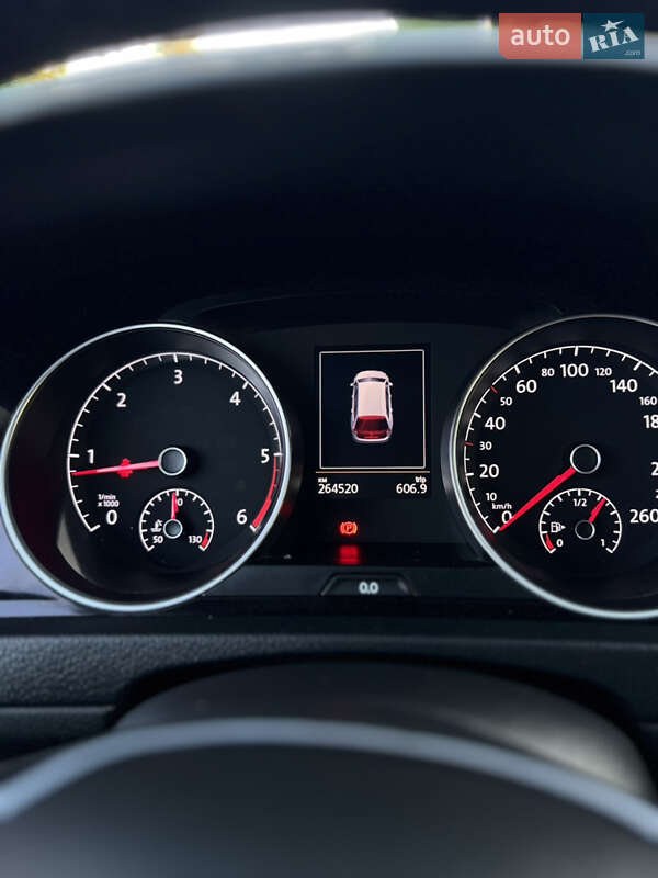 Универсал Volkswagen Golf 2014 в Ровно