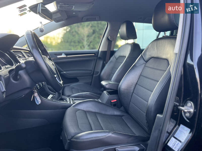 Универсал Volkswagen Golf 2014 в Ровно