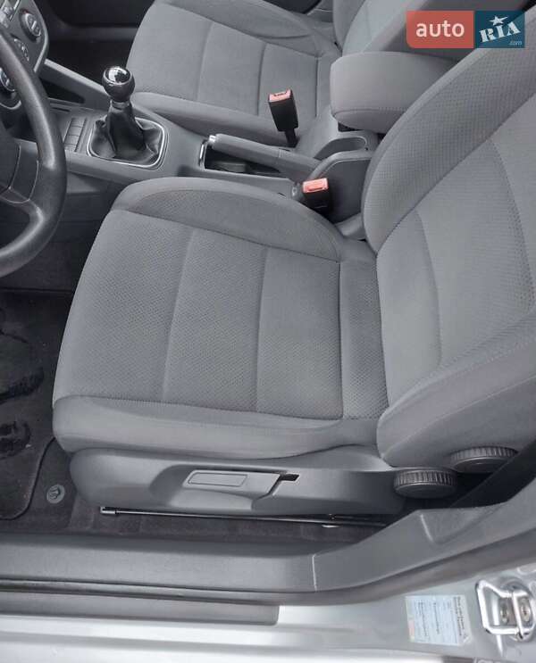 Хетчбек Volkswagen Golf 2005 в Ковелі