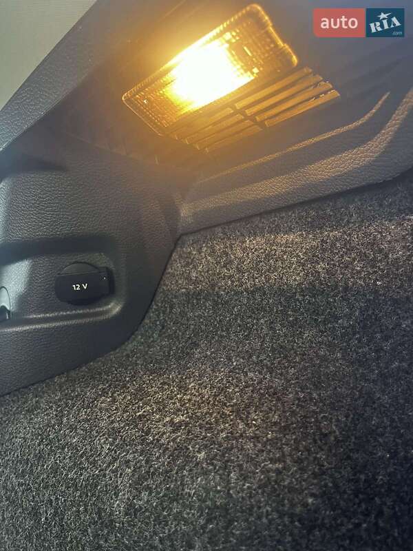 Хетчбек Volkswagen Golf 2005 в Ковелі