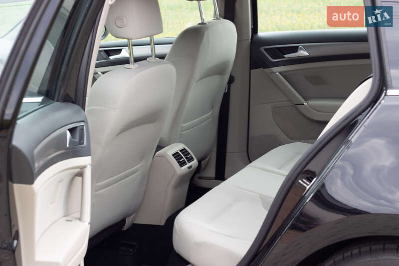 Універсал Volkswagen Golf 2015 в Черкасах