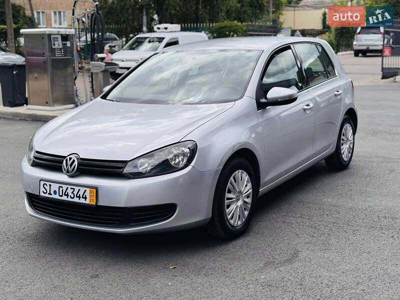 Хэтчбек Volkswagen Golf 2009 в Черкассах
