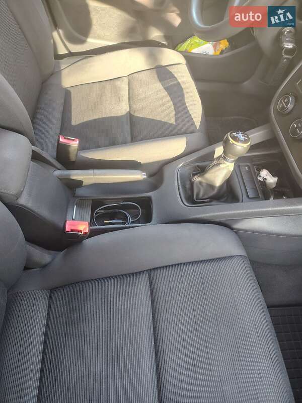 Хетчбек Volkswagen Golf 2004 в Благовіщенську