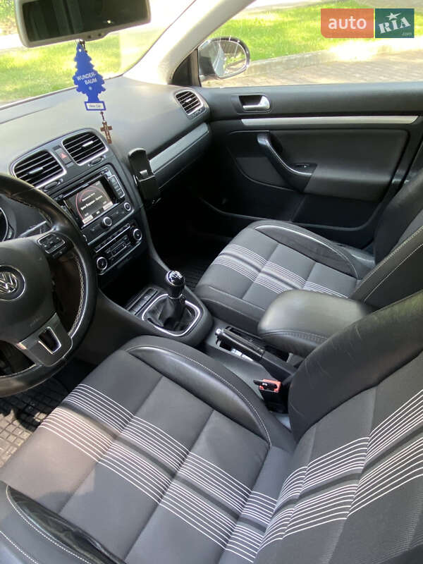 Универсал Volkswagen Golf 2013 в Новояворовске