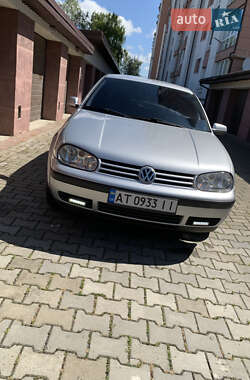 Хэтчбек Volkswagen Golf 2002 в Ивано-Франковске