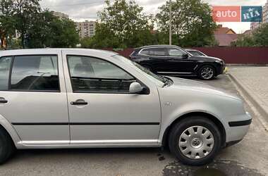 Хэтчбек Volkswagen Golf 1999 в 