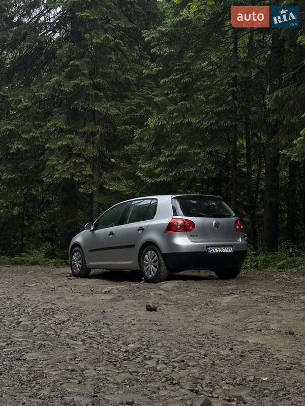 Volkswagen Golf 2003