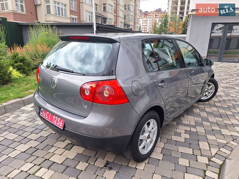 Хетчбек Volkswagen Golf 2006 в Івано-Франківську