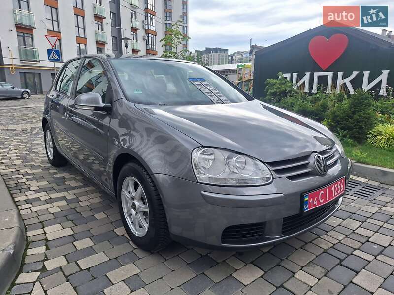Хетчбек Volkswagen Golf 2006 в Івано-Франківську