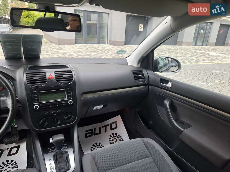 Хетчбек Volkswagen Golf 2006 в Івано-Франківську
