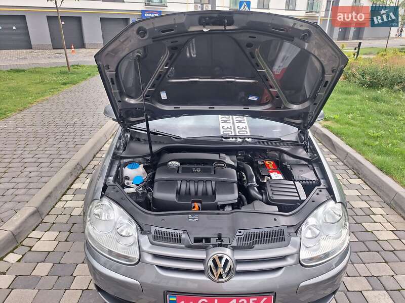Хетчбек Volkswagen Golf 2006 в Івано-Франківську