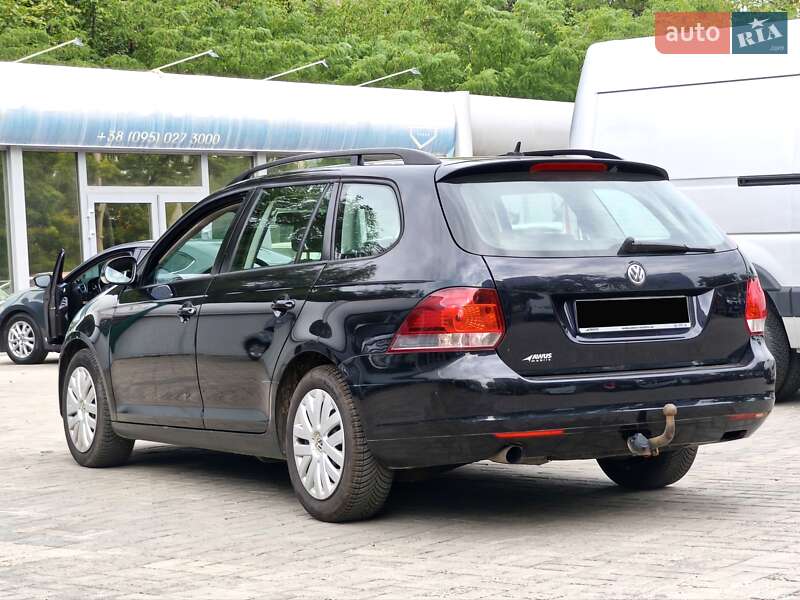 Універсал Volkswagen Golf 2011 в Дніпрі