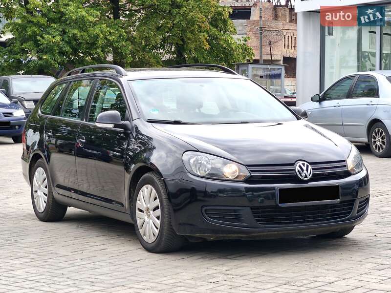 Універсал Volkswagen Golf 2011 в Дніпрі