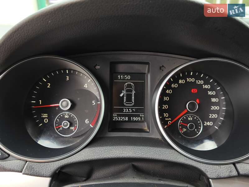 Універсал Volkswagen Golf 2011 в Дніпрі