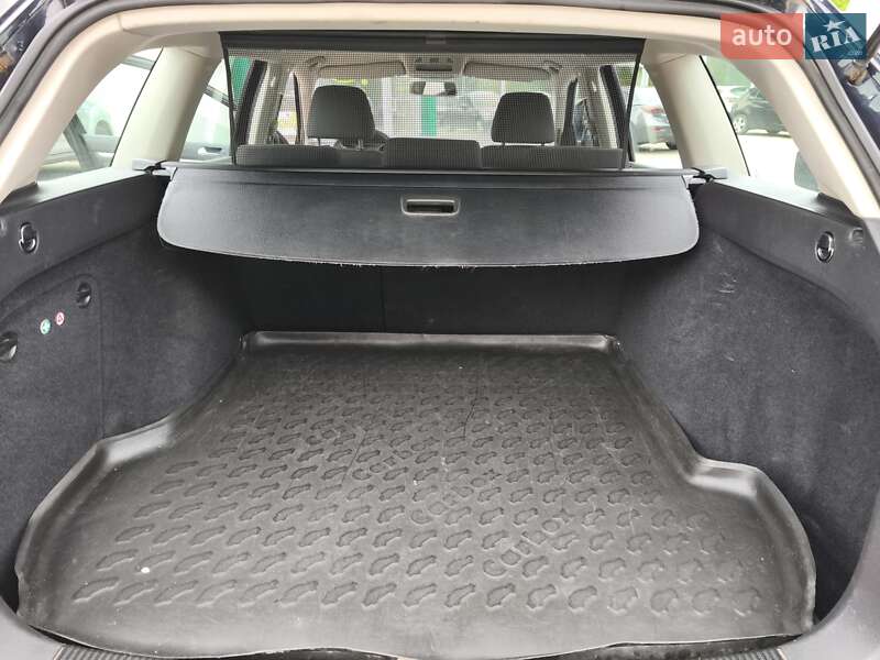 Універсал Volkswagen Golf 2011 в Дніпрі