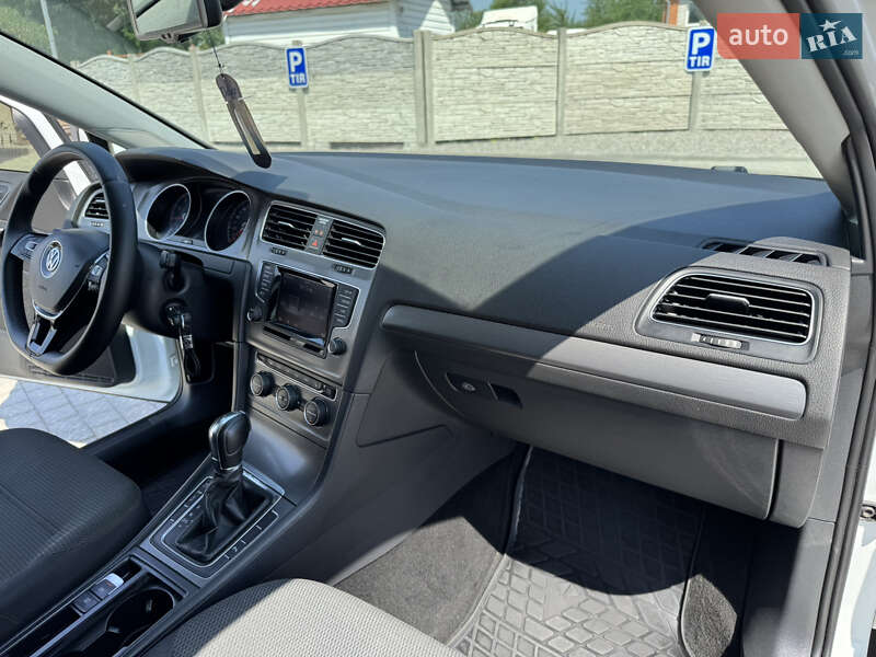 Хэтчбек Volkswagen Golf 2013 в Запорожье