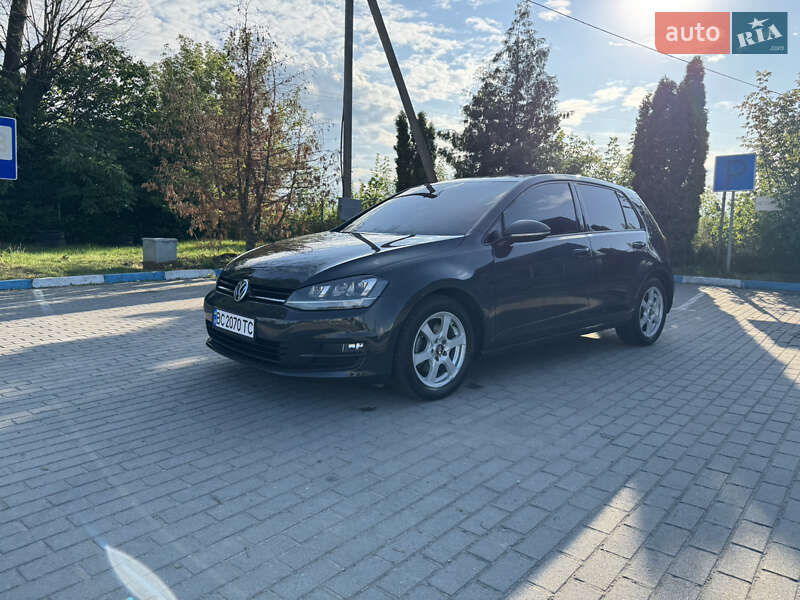 Хэтчбек Volkswagen Golf 2013 в Львове