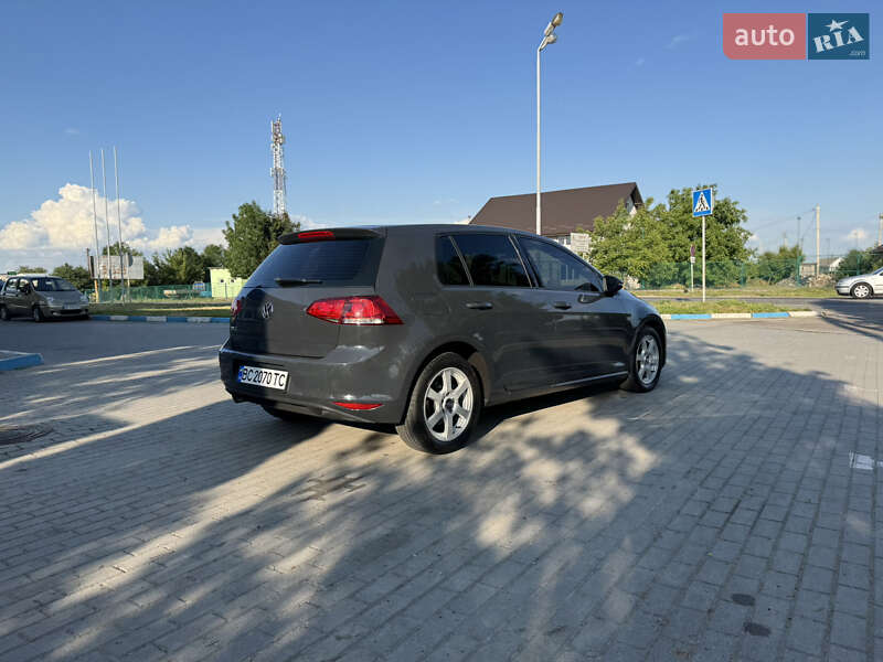 Хэтчбек Volkswagen Golf 2013 в Львове