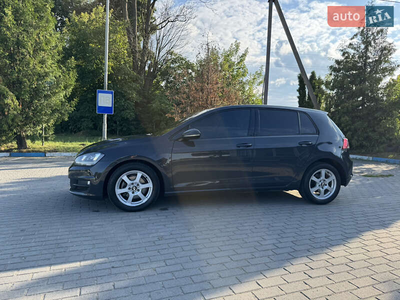 Хэтчбек Volkswagen Golf 2013 в Львове