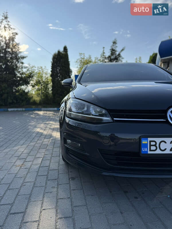 Хэтчбек Volkswagen Golf 2013 в Львове