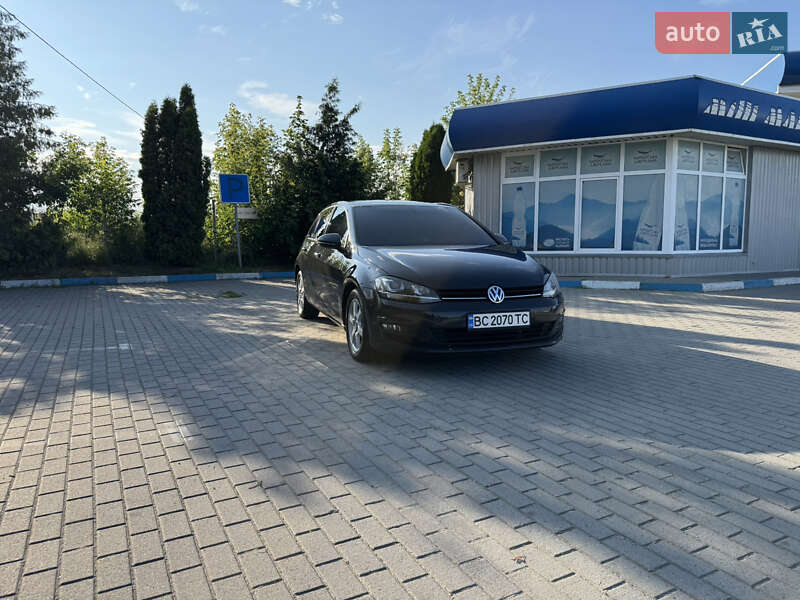 Хэтчбек Volkswagen Golf 2013 в Львове