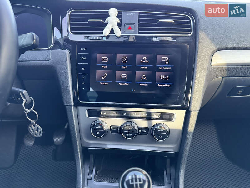 Хэтчбек Volkswagen Golf 2013 в Львове