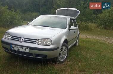Хетчбек Volkswagen Golf 2000 в Долині