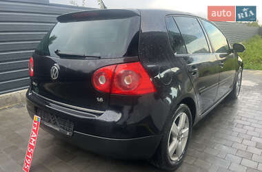 Хетчбек Volkswagen Golf 2008 в Луцьку