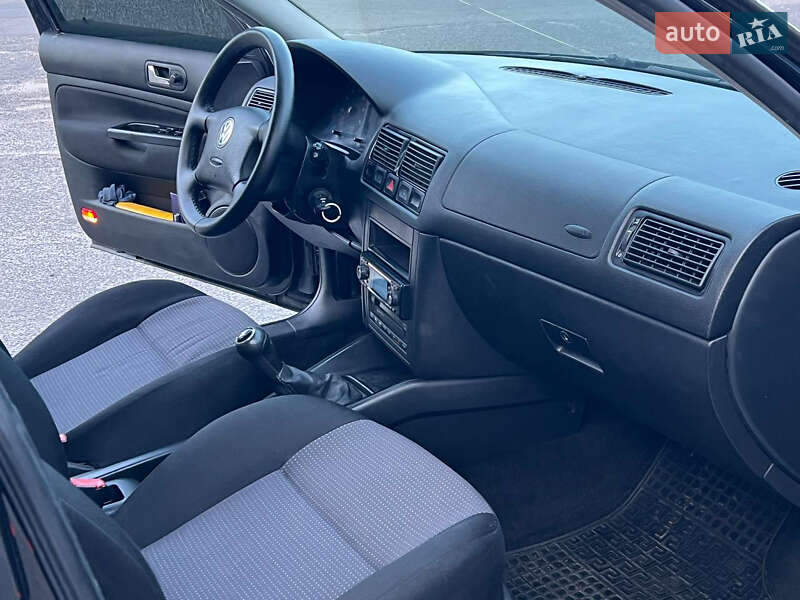 Универсал Volkswagen Golf 2003 в Лубнах