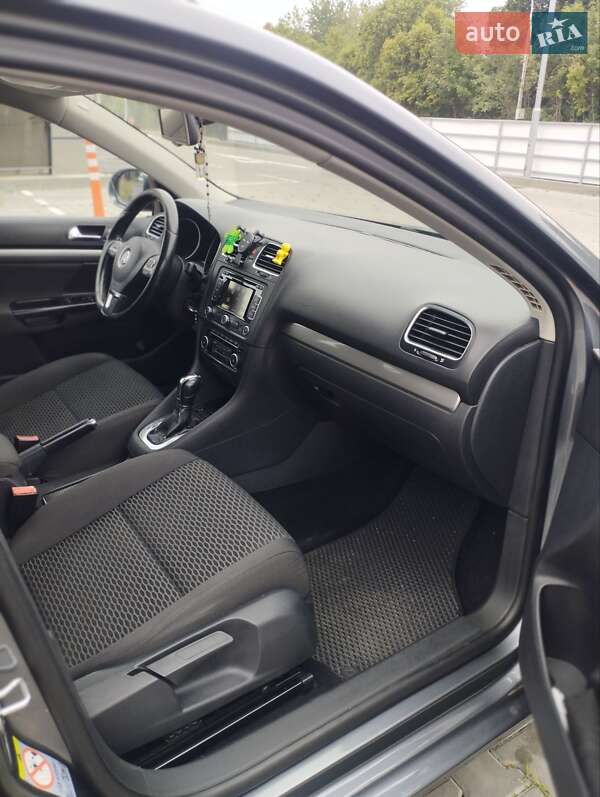 Універсал Volkswagen Golf 2012 в Долині