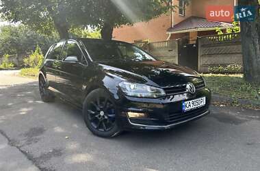 Хэтчбек Volkswagen Golf 2015 в Киеве