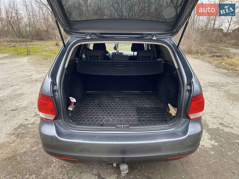 Універсал Volkswagen Golf 2009 в Старокостянтинові