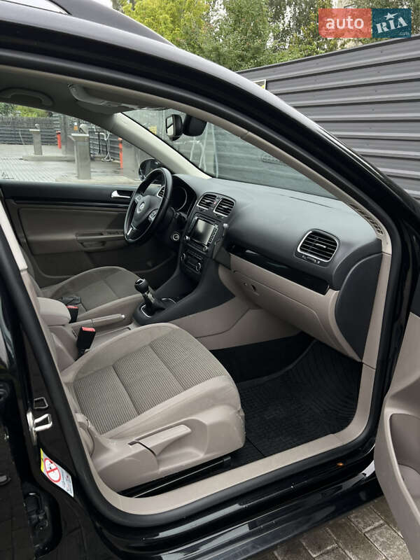 Универсал Volkswagen Golf 2011 в Ковеле