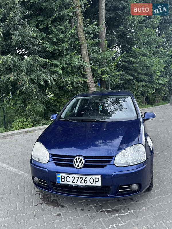 Хэтчбек Volkswagen Golf 2005 в Львове